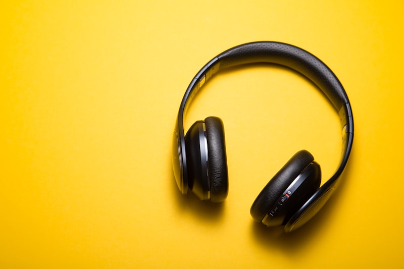 SONIX Apex Pro headphones